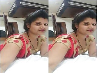 Sexy Bhabhi Takes Nude Selfies For Lover
