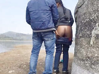 The romance of the couple Desi and Fuck outdoors